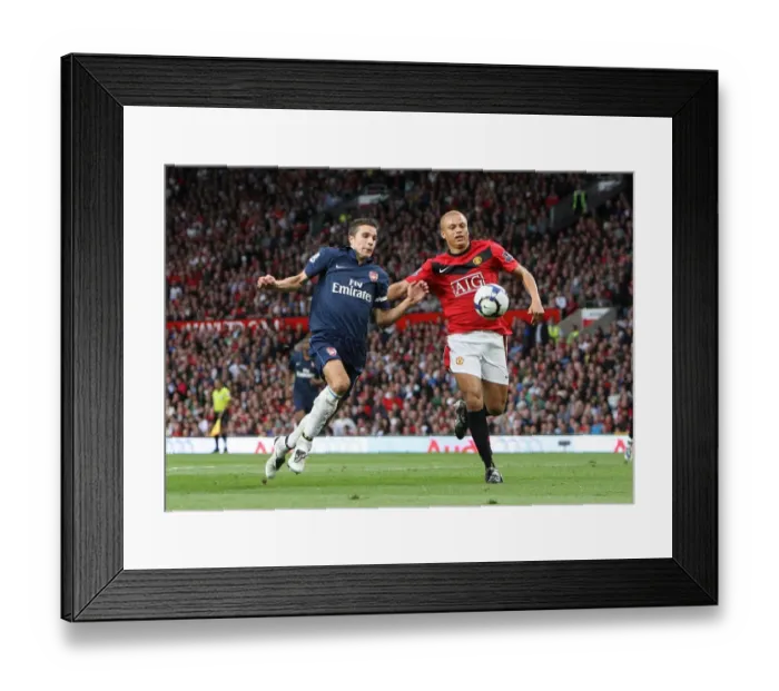 Framed Print : Robin van Persie (Arsenal) Wes Brown (Man Utd) Framed Print : Robin van Persie (Arsenal) Wes Brown (Man Utd)