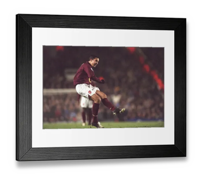Framed Print : Robin van Persie scores Arsenals 2nd goal from a free kick Framed Print : Robin van Persie scores Arsenals 2nd goal from a free kick