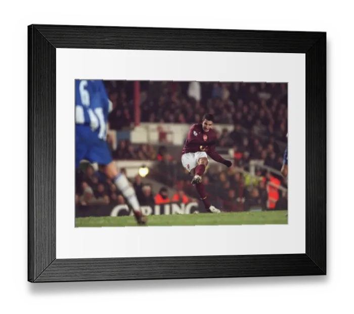 Framed Print : Robin van Persie's Stunner: Arsenal's Heartbreaking 2-1 Loss in Carling League Cup Final against Wigan Athletic, Highbury, London, 24 / 1 / 05