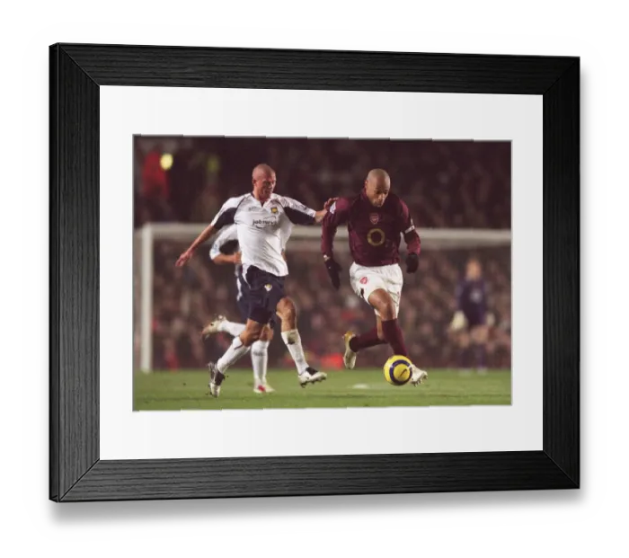 Framed Print : Thierry Henry (Arsenal) Paul Konchesky (West Ham). Arsenal 2: 3 West Ham United Framed Print : Thierry Henry (Arsenal) Paul Konchesky (West Ham). Arsenal 2: 3 West Ham United