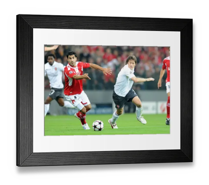 Framed Print : Tomas Rosicky (Arsenal) Ricardo Rocha (Standard Liege)