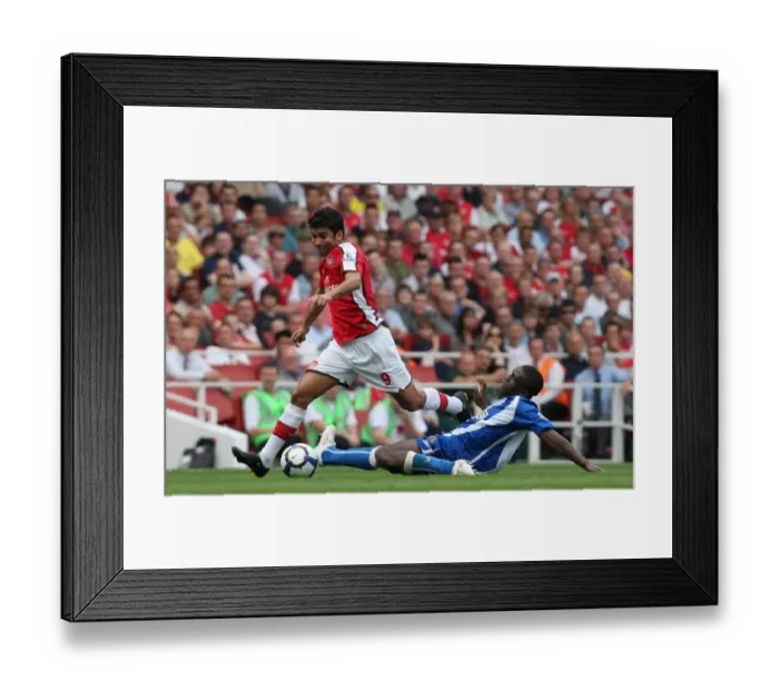 Framed Print : Eduardo (Arsenal) Hendry Thomas (Wigan)