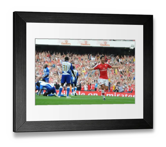 Framed Print : Eduardo celebrates the 3rd Arsenal goal scored by Emmanuel Eboue Framed Print : Eduardo celebrates the 3rd Arsenal goal scored by Emmanuel Eboue