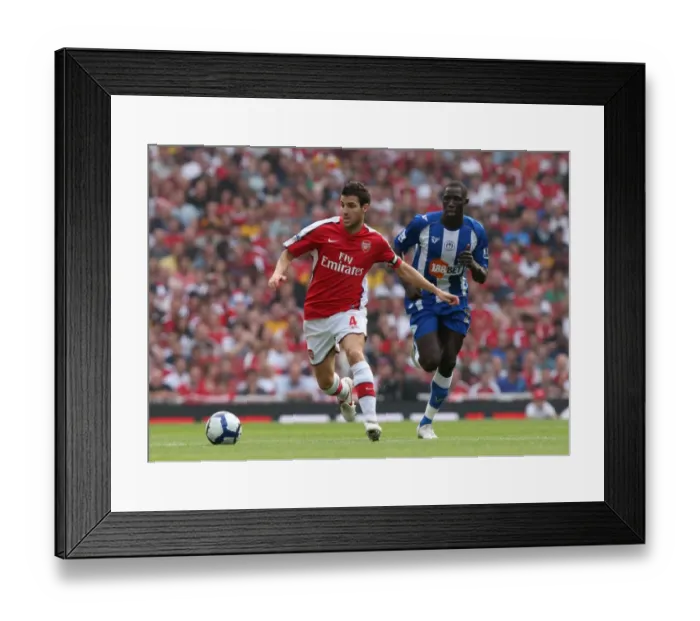 Framed Print : Cesc Fabregas (Arsenal) Mohamed Diame (Wigan) Framed Print : Cesc Fabregas (Arsenal) Mohamed Diame (Wigan)