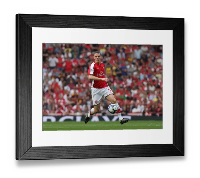 Framed Print : Thomas Vermaelen's Unstoppable Performance: Arsenal's 4-0 Victory Over Wigan Athletic in the Premier League
