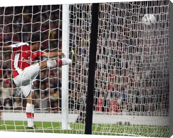 Carlos Vela scores Arsenals 2nd goal