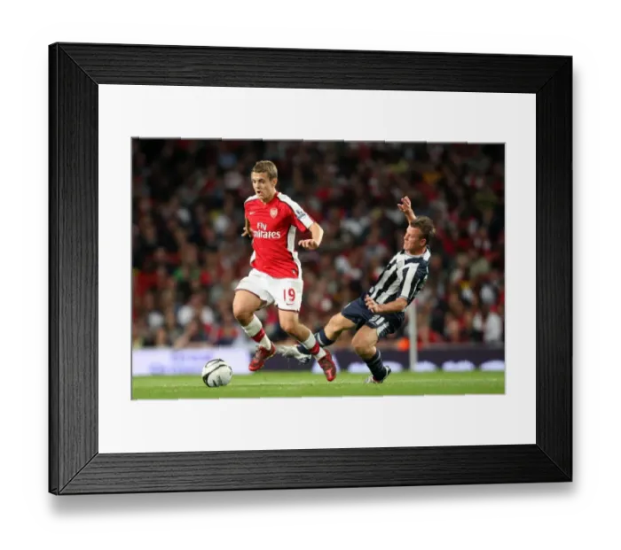 Framed Print : Jack Wilshere (Arsenal) Simon Cox (WBA) Framed Print : Jack Wilshere (Arsenal) Simon Cox (WBA)