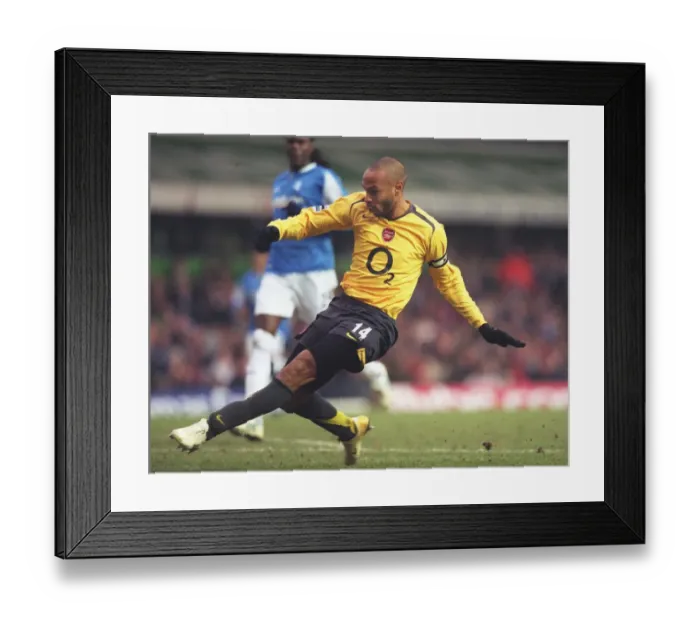 Framed Print : Clash of the Titans: Birmingham City vs. Arsenal (2005-06) Framed Print : Clash of the Titans: Birmingham City vs. Arsenal (2005-06)