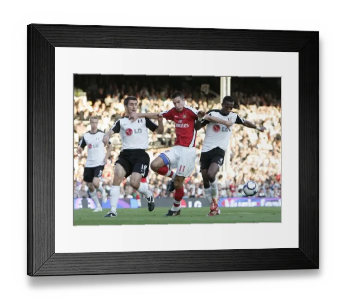 Framed Print : Robin van Perise (Arsenal) Aaron Hughes and John Pantsil (Fulham) Framed Print : Robin van Perise (Arsenal) Aaron Hughes and John Pantsil (Fulham)