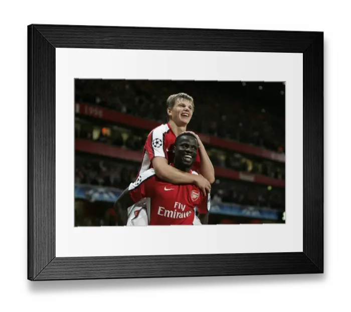 Framed Print : Andrey Arshavin celebrates scoring Arsenals 2nd goal