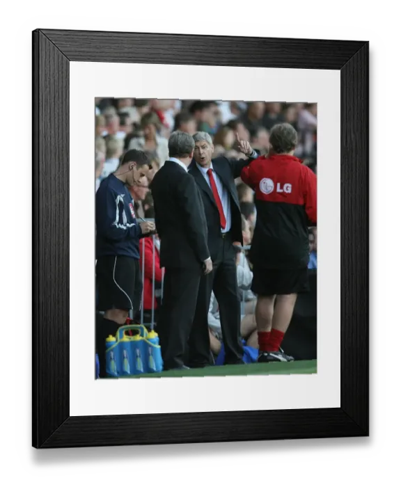 Framed Print : Wenger Tops Hodgson: Arsenal's 1-0 Victory Over Fulham in the Premier League Framed Print : Wenger Tops Hodgson: Arsenal's 1-0 Victory Over Fulham in the Premier League