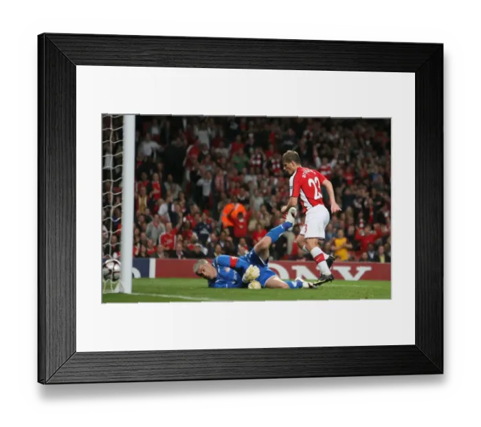 Framed Print : Andrey Arshavin shoots past Olympiacos goalkeeper Antonis Framed Print : Andrey Arshavin shoots past Olympiacos goalkeeper Antonis