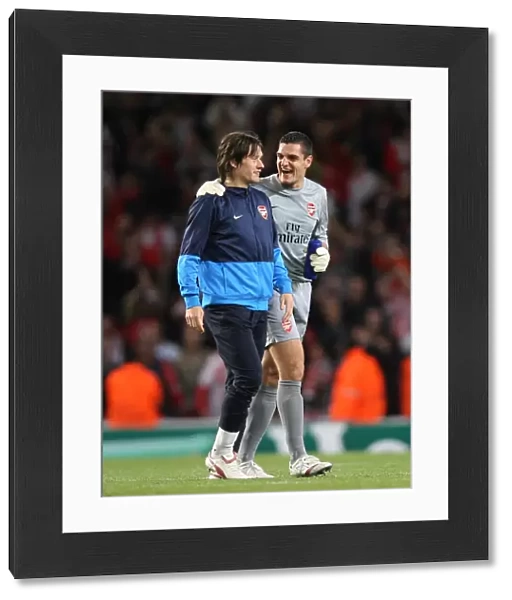 Vito Mannone and Tomas Rosicky (Arsenal) celebrate after the match
