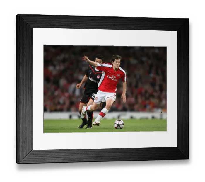 Framed Print : Tomas Rosicky (Arsenal) Dudu (Olympiacos)