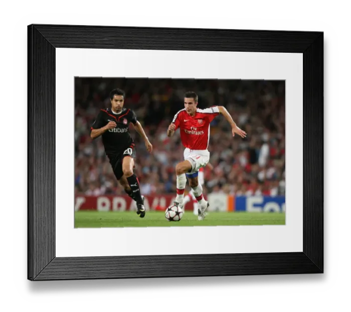 Framed Print : Robin van Persie (Arsenal) Dudu (Olympiacos)