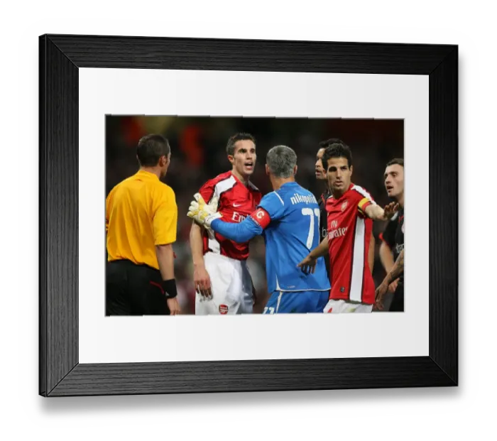 Framed Print : Robin van Persie (Arsenal) Antonis Nikopolidis (Olympiacos) Framed Print : Robin van Persie (Arsenal) Antonis Nikopolidis (Olympiacos)