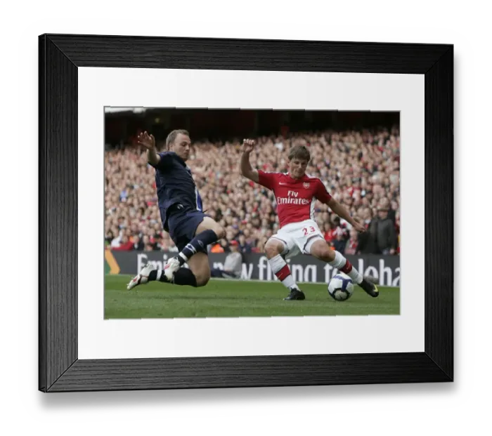 Framed Print : Andrey Arshavin (Arsenal) Lars Jacobsen (Blackburn)
