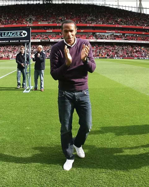 Thierry Henry's Glorious Return: Arsenal Legends Reunite for a 6-2 Victory over Blackburn Rovers (April 2009)