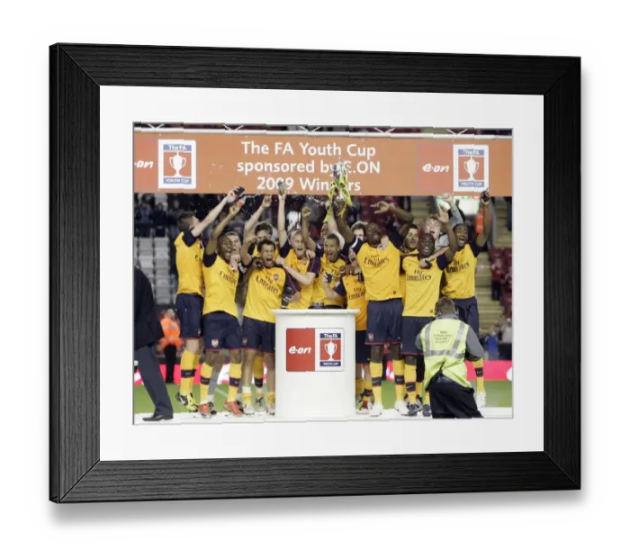Framed Print : Jay Thomas lifts the FA Youth Cup Trophy for Arsenal Framed Print : Jay Thomas lifts the FA Youth Cup Trophy for Arsenal