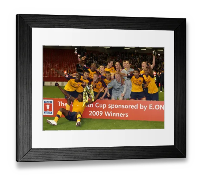 Framed Print : Arsenal Celebrate FA Youth Cup Victory: 2-1 Over Liverpool (6-2 aggregate)