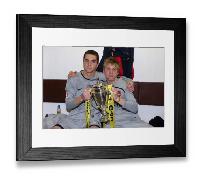 Framed Print : James Shea and Charlie Mann (Arsenal) with the youth cup trophy Framed Print : James Shea and Charlie Mann (Arsenal) with the youth cup trophy