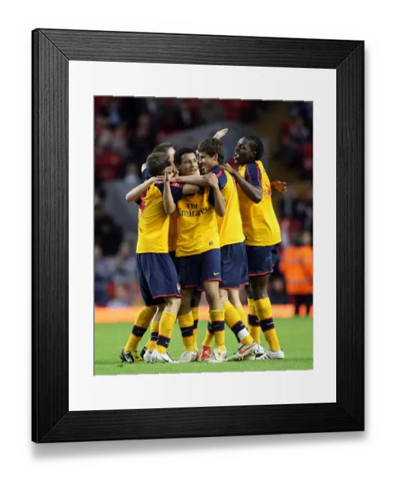 Framed Print : Francis Coquelin (Arsenal) celebrates at the final whistle Framed Print : Francis Coquelin (Arsenal) celebrates at the final whistle