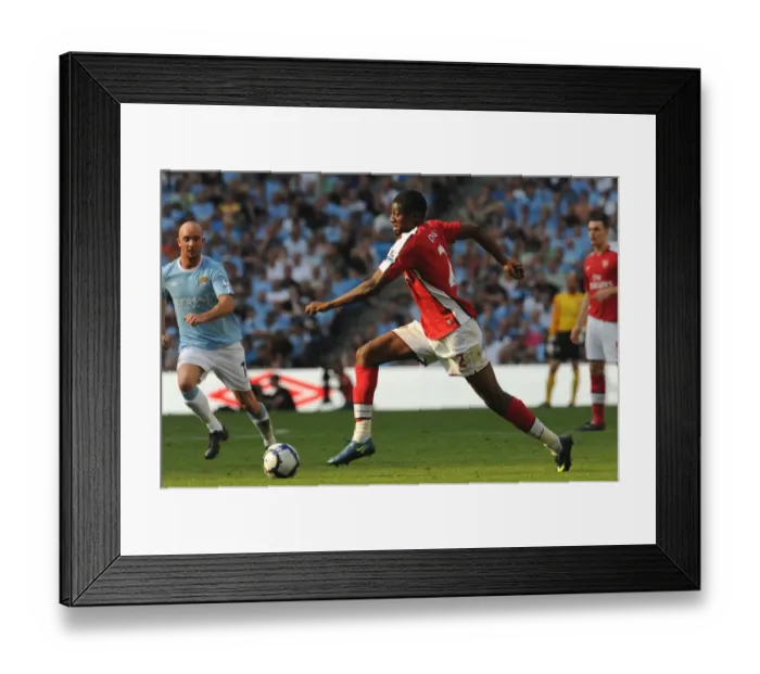 Framed Print : Abou Diaby (Arsenal) Stephen Ireland (Man City) Framed Print : Abou Diaby (Arsenal) Stephen Ireland (Man City)