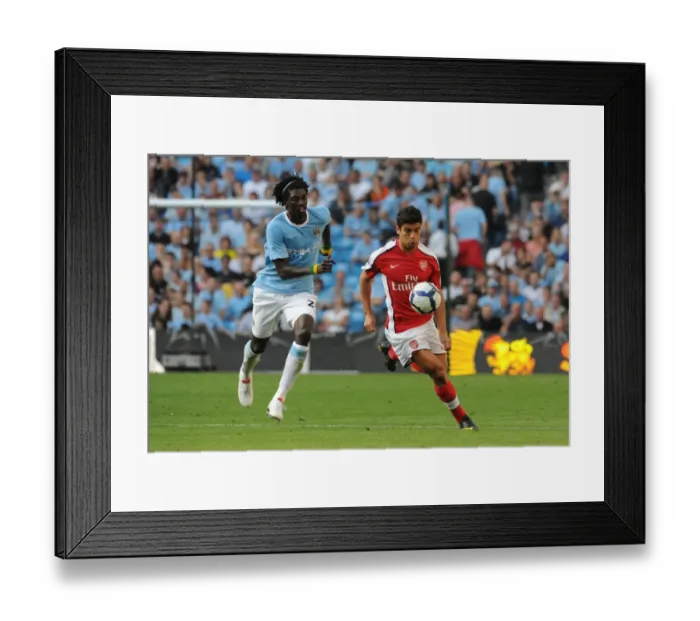 Framed Print : Eduardo (Arsenal) Emmanuel Adebayor (Man City) Framed Print : Eduardo (Arsenal) Emmanuel Adebayor (Man City)