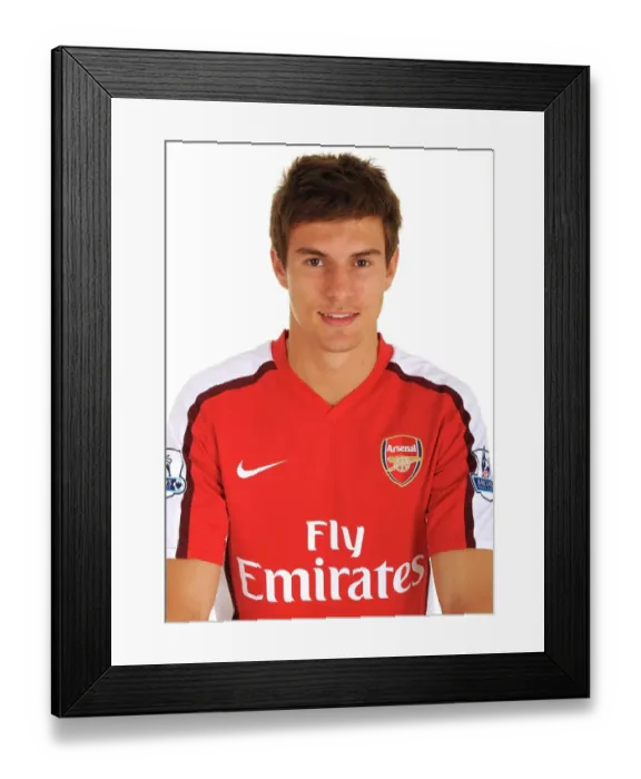 Framed Print : Aaron Ramsey in Action at Arsenal's Emirates Stadium, London, 2009