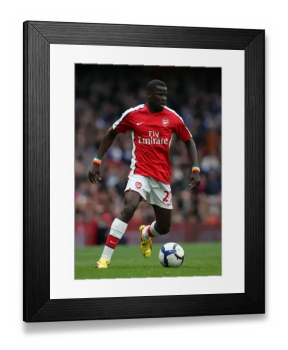 Framed Print : Arsenal's Eboue Shines: 3-1 Victory Over Birmingham City (17 / 10 / 09)