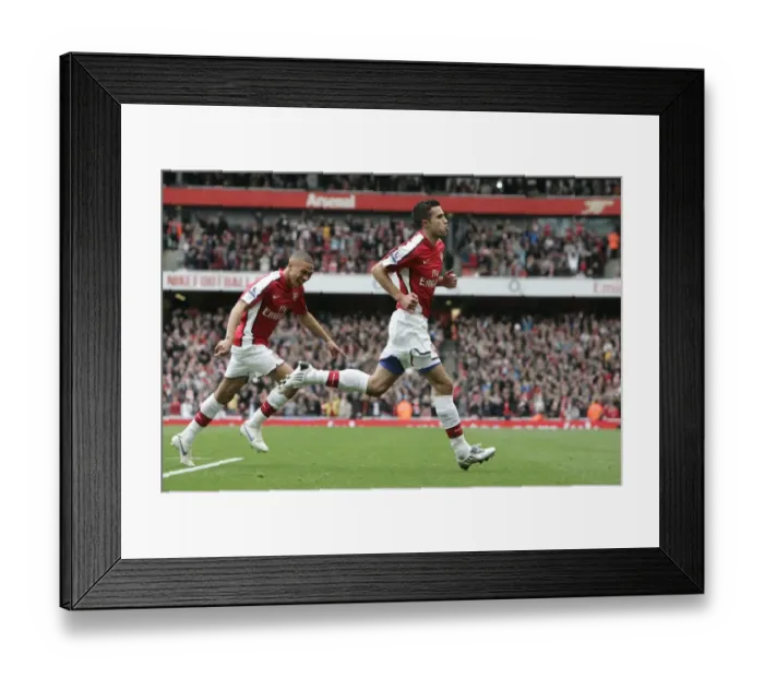 Framed Print : Robin van Persie's Thrilling Goal: Arsenal's Triumph Over Birmingham City (3-1)