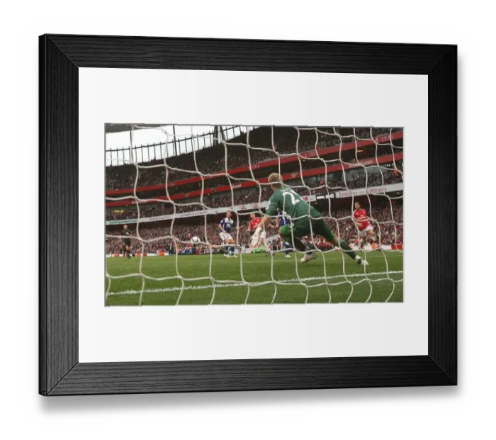Framed Print : Andrey Arshavin scores Arsenals 3rd goal past Joe Hart (Birmingham)