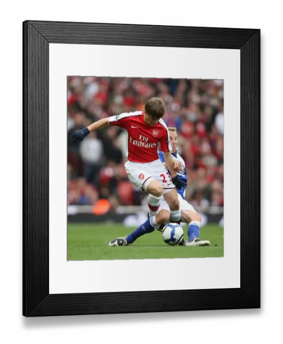Framed Print : Andrey Arshavin (Arsenal) Lee Bowyer (Birmingham) Framed Print : Andrey Arshavin (Arsenal) Lee Bowyer (Birmingham)