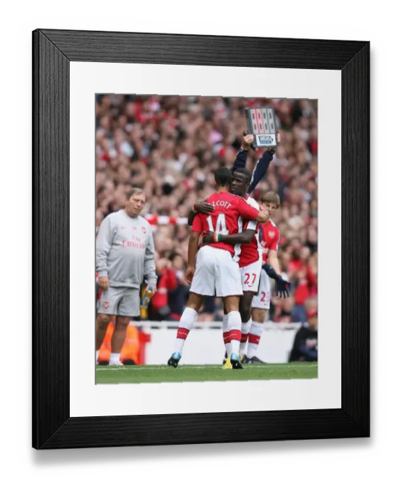 Framed Print : Theo Walcott and Emmanuel Eboue (Arsenal)