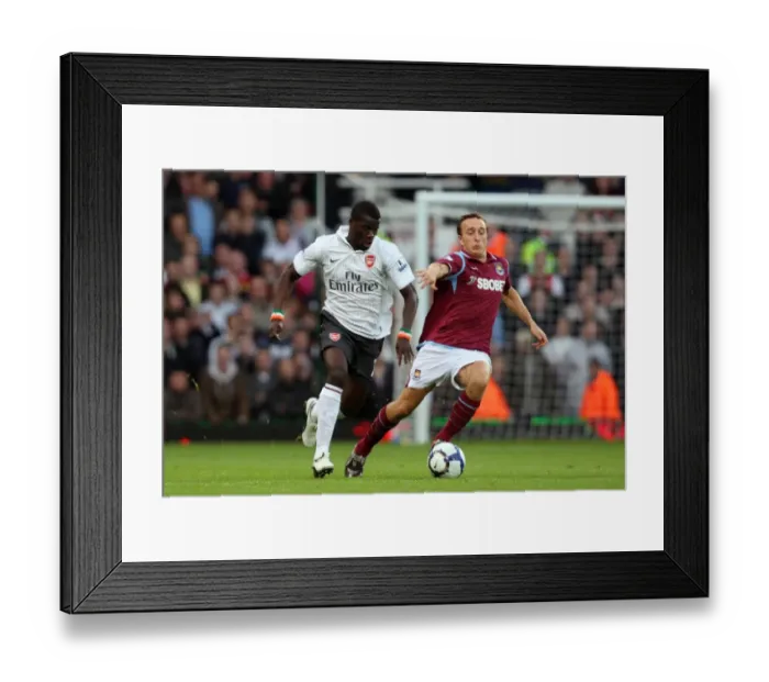 Framed Print : Emmanuel Eboue (Arsenal) Mark Noble (West Ham)