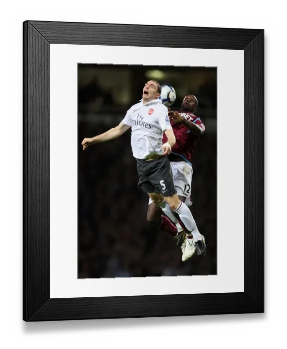 Framed Print : Thomas Vermaelen (Arsenal) Carlton Cole(West Ham) Framed Print : Thomas Vermaelen (Arsenal) Carlton Cole(West Ham)