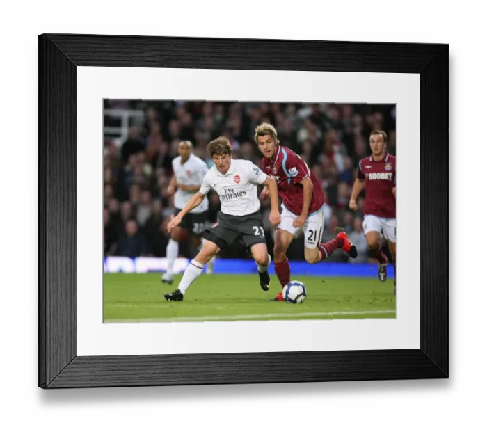 Framed Print : Andrey Arsahvin (Arsenal) Valon Behrami (West Ham) Framed Print : Andrey Arsahvin (Arsenal) Valon Behrami (West Ham)