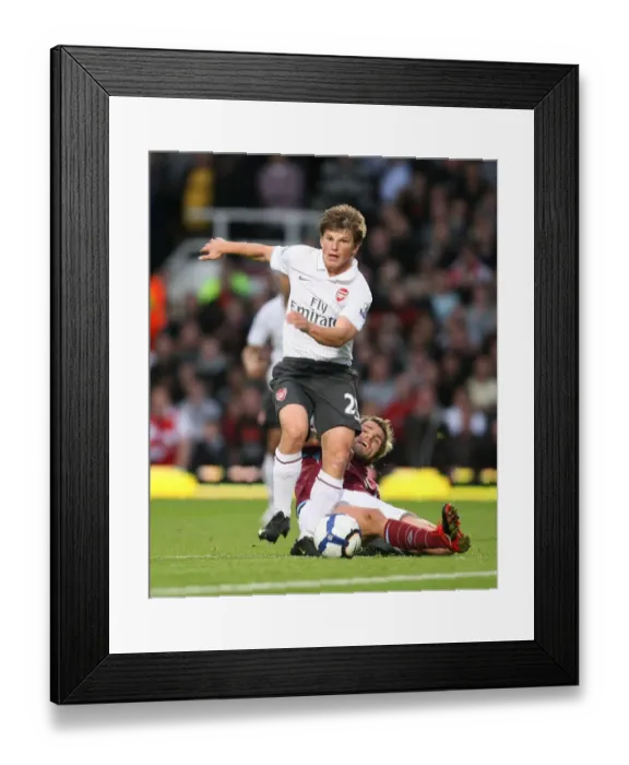 Framed Print : Arsene Wenger's Arsenal Battle it Out with Valon Behrami's West Ham in Premier League Draw, October 2009