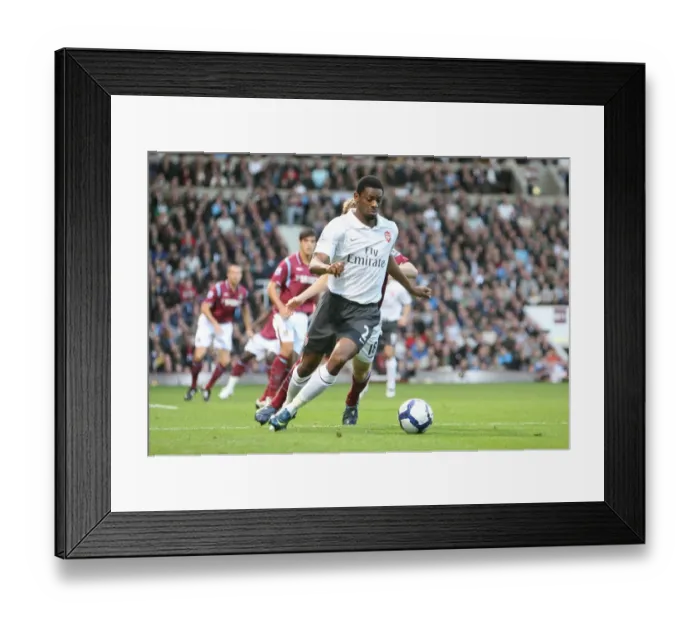 Framed Print : Abou Diaby (Arsenal) Jonathan Spector (West Ham) Framed Print : Abou Diaby (Arsenal) Jonathan Spector (West Ham)