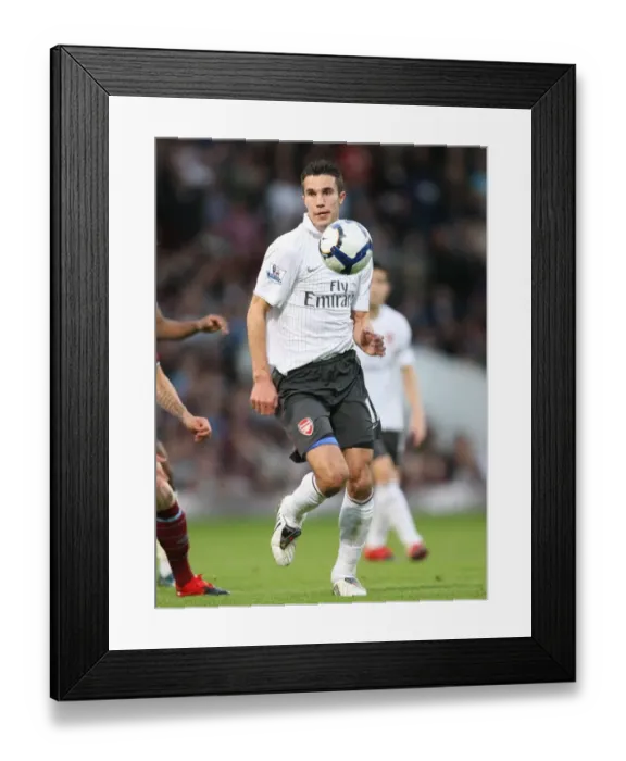 Framed Print : The Battle of Upton Park: Robin van Persie's Determined Stalemate for Arsenal vs. West Ham United, 2009 Framed Print : The Battle of Upton Park: Robin van Persie's Determined Stalemate for Arsenal vs. West Ham United, 2009