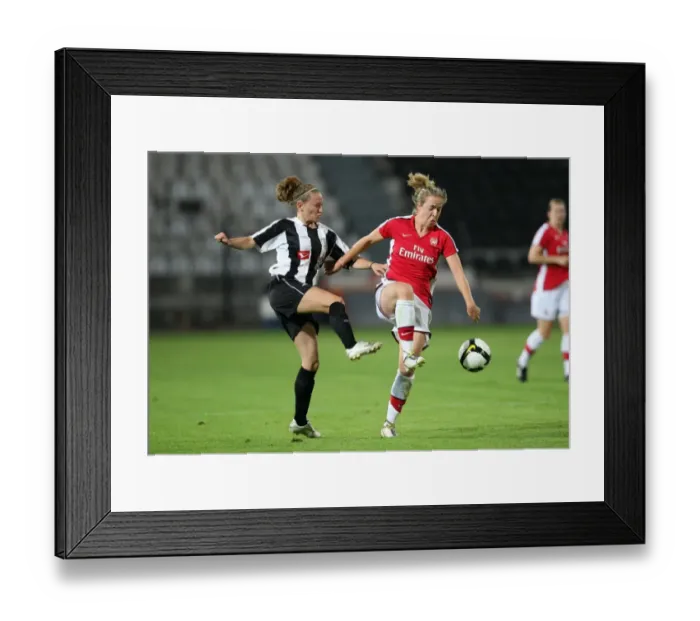 Framed Print : Gemma Davison (Arsenal) Ekaterina Spiro (PAOK)