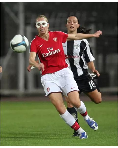 Faye White (Arsenal) Dimitrijevic (POAK)