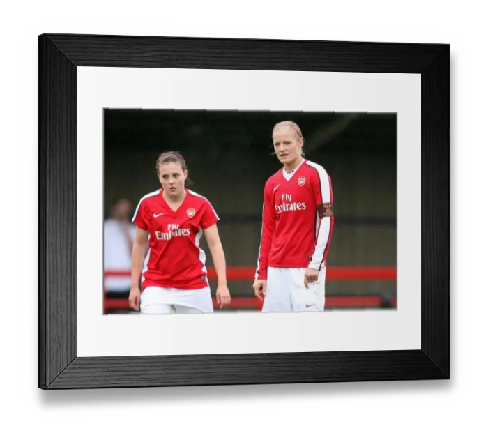 Framed Print : Arsenal's Katie Chapman Scores in Dominant 9-0 Win Over PAOK Thessaloniki in UEFA Women's Champions League