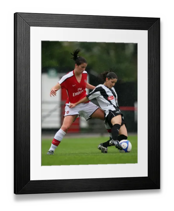 Framed Print : Arsenal's Niamh Fahey Shines in 9-0 UEFA Women's Champions League Victory over PAOK Thessaloniki