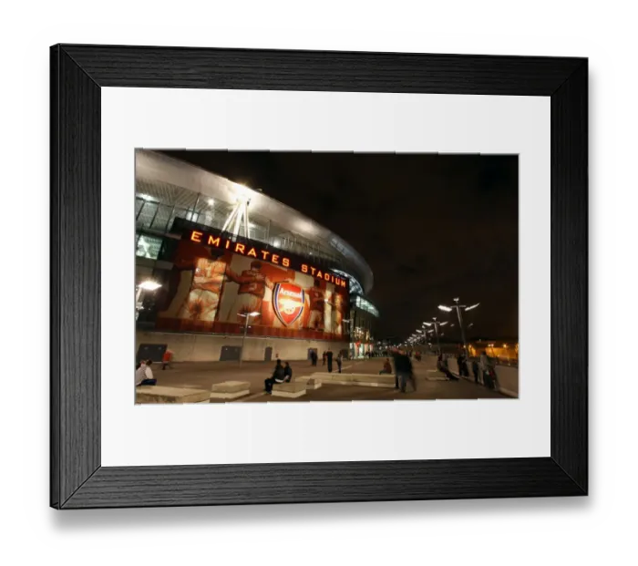 Framed Print : Arsenal Triumph Over Liverpool: 2-1 Carling Cup Victory at Emirates Stadium, October 2009