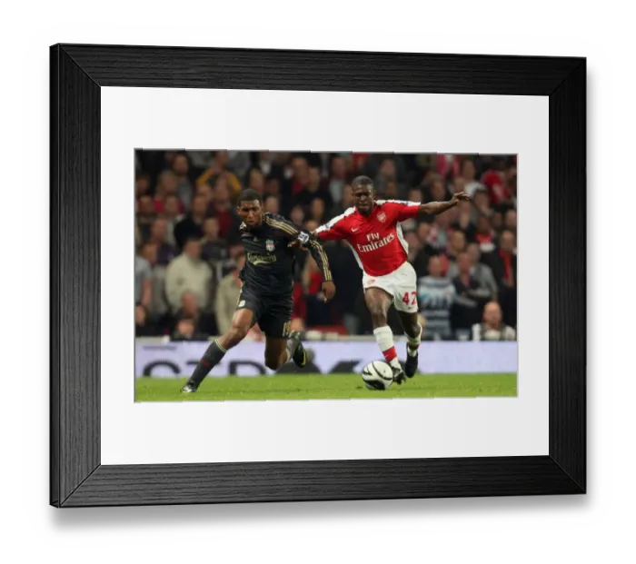 Framed Print : Kerrea Gilbert (Arsenal) Ryan Babel (Liverpool)