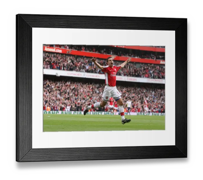 Framed Print : Van Persie's Hat-Trick: Arsenal's 3-0 Dominance over Tottenham, Emirates Stadium, 2009