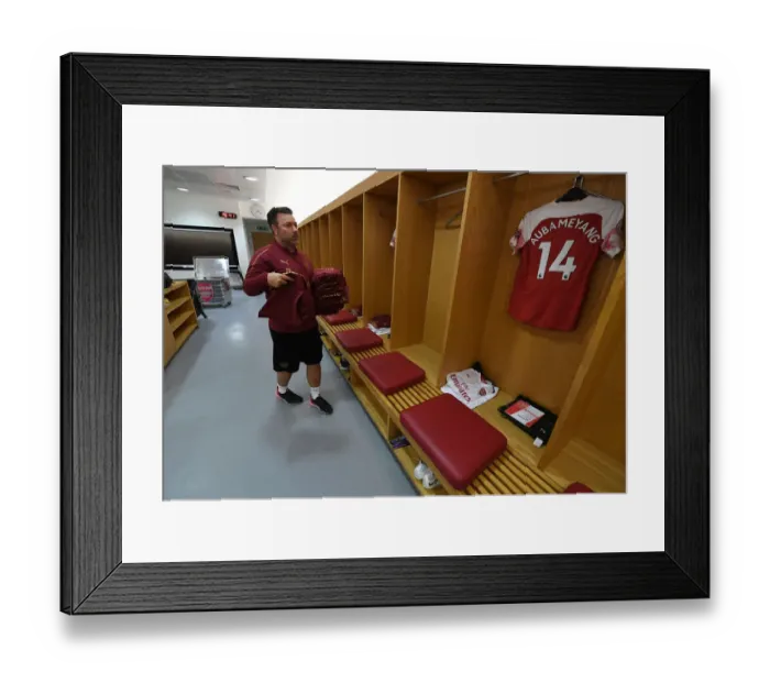 Framed Print : Arsenal FC: Paul Akers Prepares the Kit before Arsenal v Leicester City (2018-19) Framed Print : Arsenal FC: Paul Akers Prepares the Kit before Arsenal v Leicester City (2018-19)