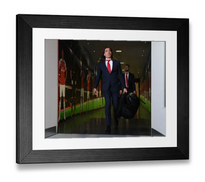 Framed Print : Hector Bellerin: Arsenal FC's Focused Defender Ahead of Leicester City Clash