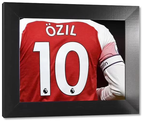Mesut Ozil in Action: Arsenal vs Leicester City, Premier League 2018-19